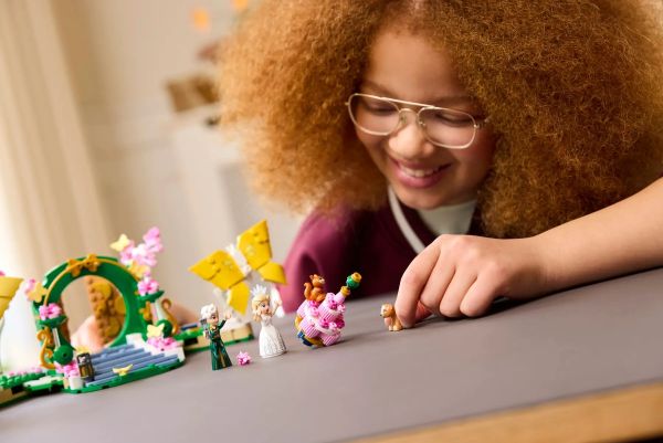 LEGO Constructor Wicked Glinda's Wedding Day
